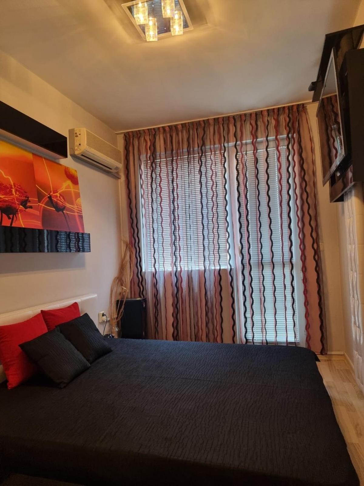 Апартамент Ломбарди Varna Exterior foto